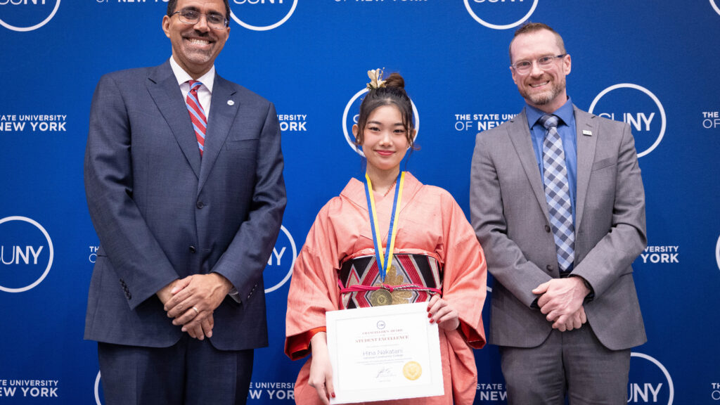 Hina Nakatani receiving Student Chancellor's award